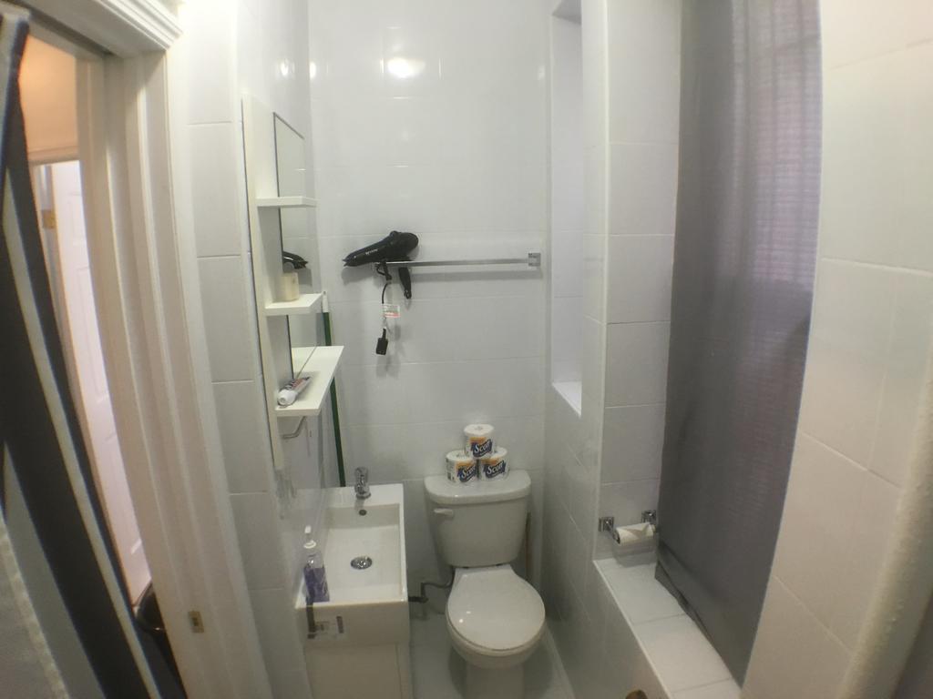 Two Bedroom Henry Street #42 Pangsapuri
